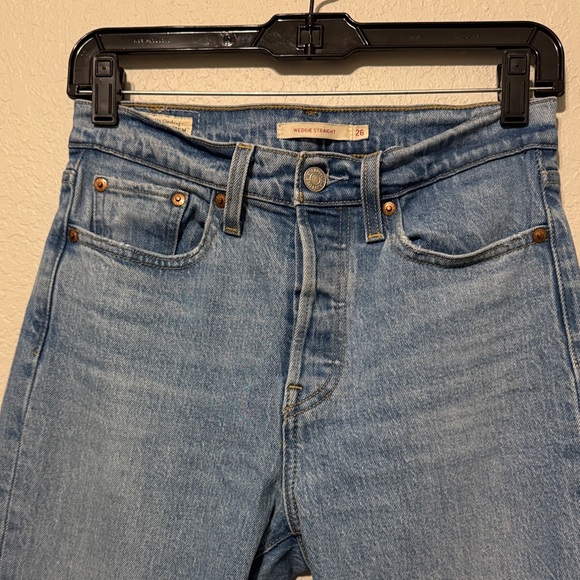 Levi's Wedgie Straight Leg Jeans - Picture 4 of 9